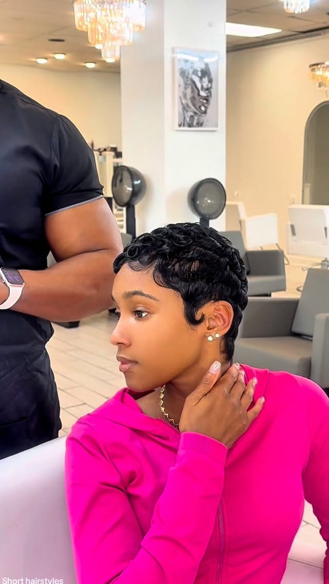 Post 6 by Deux Trois Salon & Spa on Instagram (video)