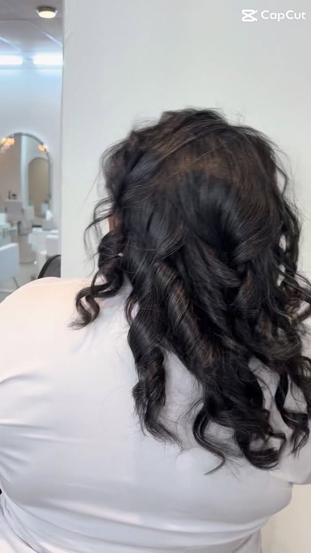 Post 5 by Deux Trois Salon & Spa on Instagram (video)