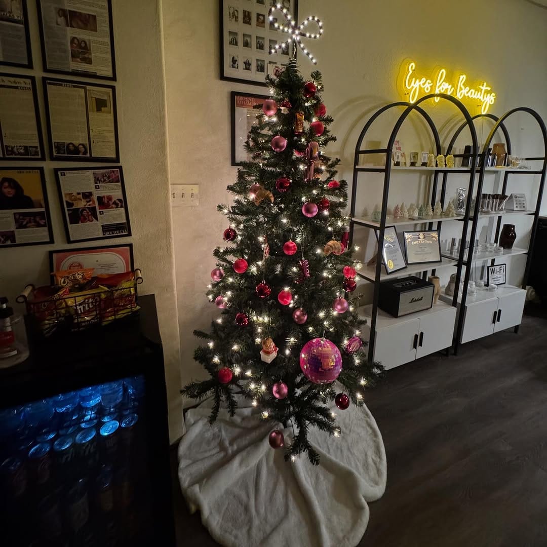 Post 8 by Los Angeles Brows, Facials , Lashes on Instagram (image)
