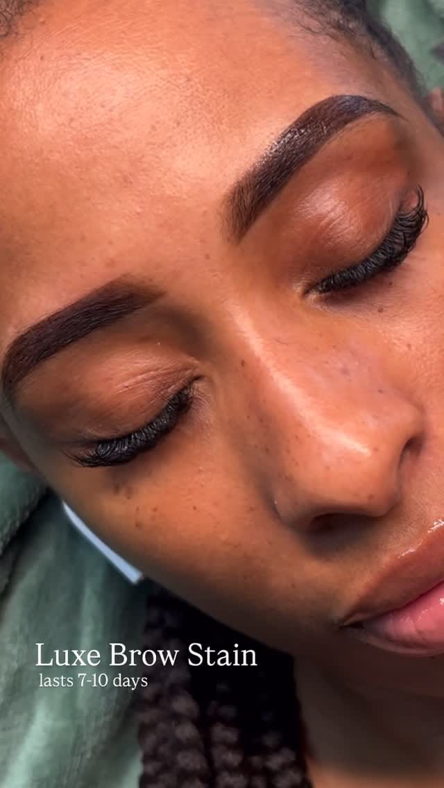Post 8 by CHRISTIE DIONNE BROW ARTISTRY on Instagram (video)