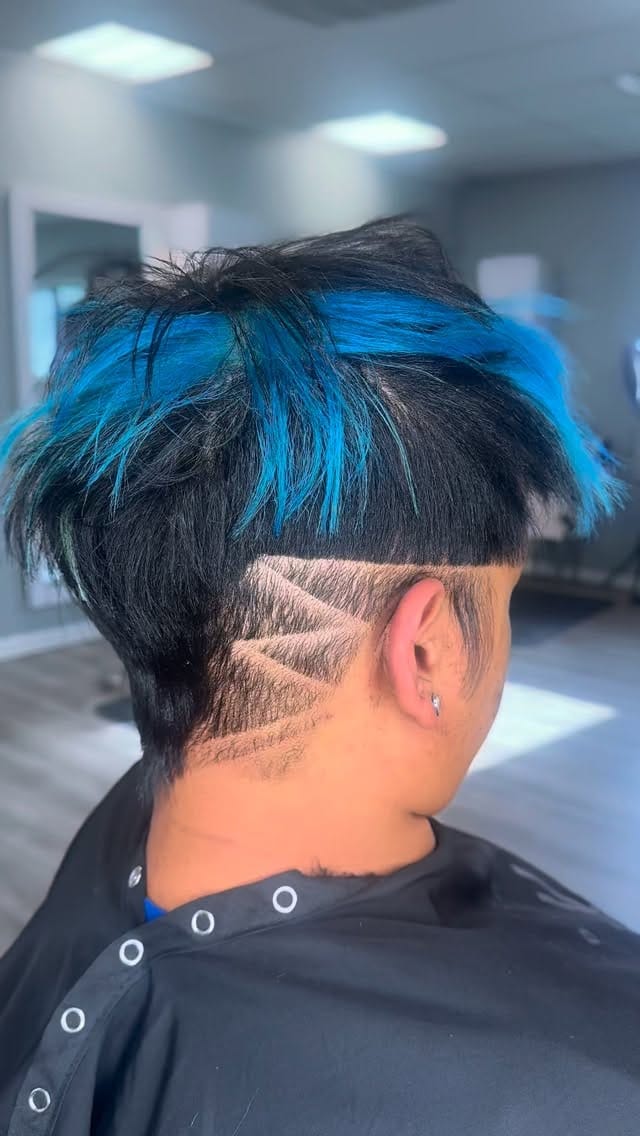 Post 5 by Short Hair Specialist on Instagram (video)