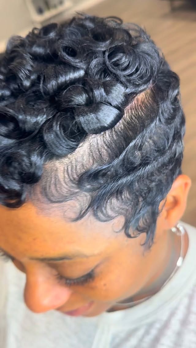 Post 4 by Short Hair Specialist on Instagram (video)