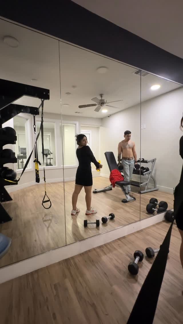 Post 5 by HOUSTON MAKEUP ARTIST 🖤 on Instagram (video)