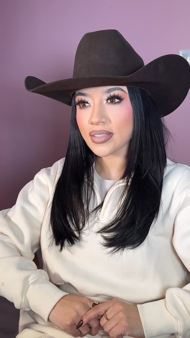 Post 3 by HOUSTON MAKEUP ARTIST 🖤 on Instagram (video)