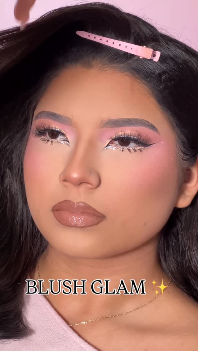 Post 6 by HOUSTON MAKEUP ARTIST 🖤 on Instagram (video)