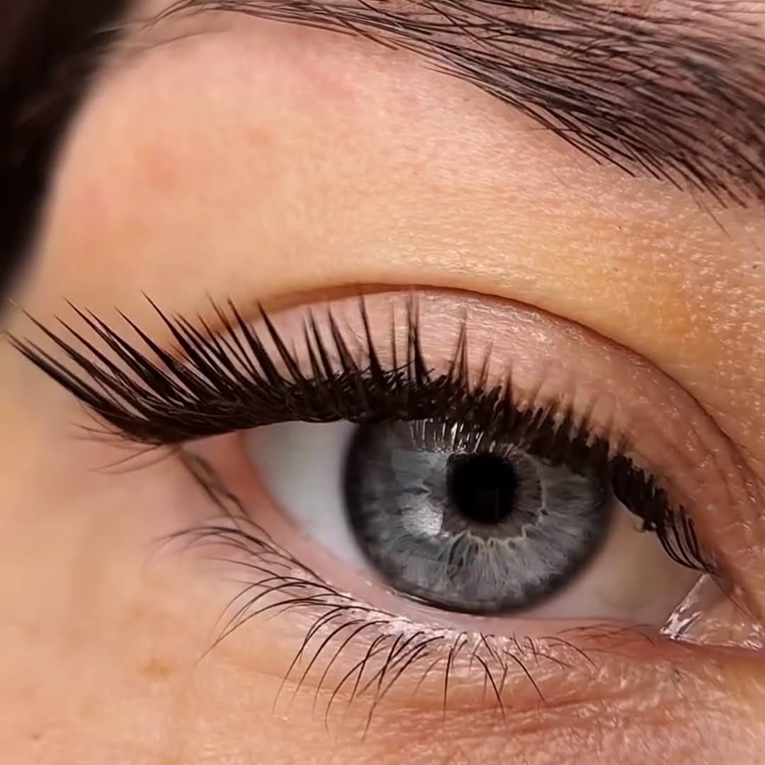 Post 6 by Eyelash extensions Miami on Instagram (image)