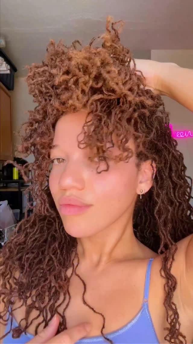 Post 6 by DIY Microlocs | Elizabeth on Instagram (video)