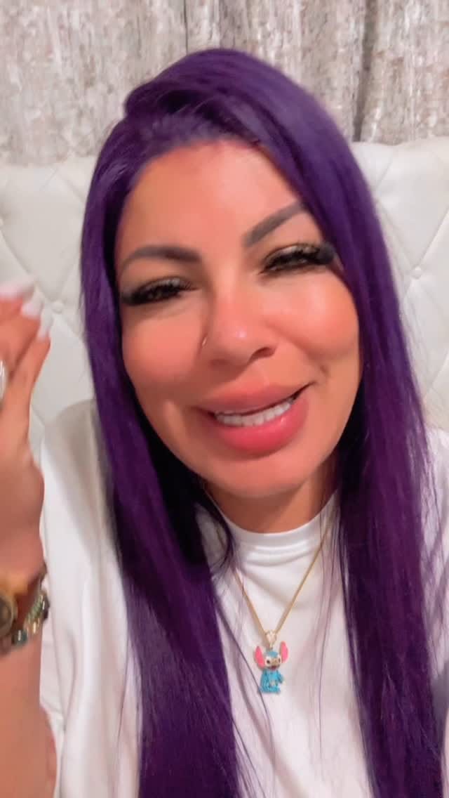 Post 1 by Trenzas Miami on Instagram (video)