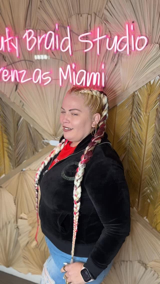 Post 6 by Trenzas Miami on Instagram (video)