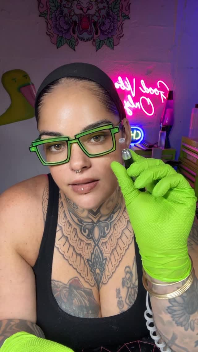 Post 2 by Hippie Vibe Nails on Instagram (video)