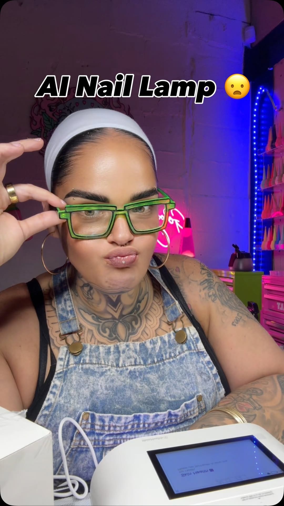 Post 9 by Hippie Vibe Nails on Instagram (video)