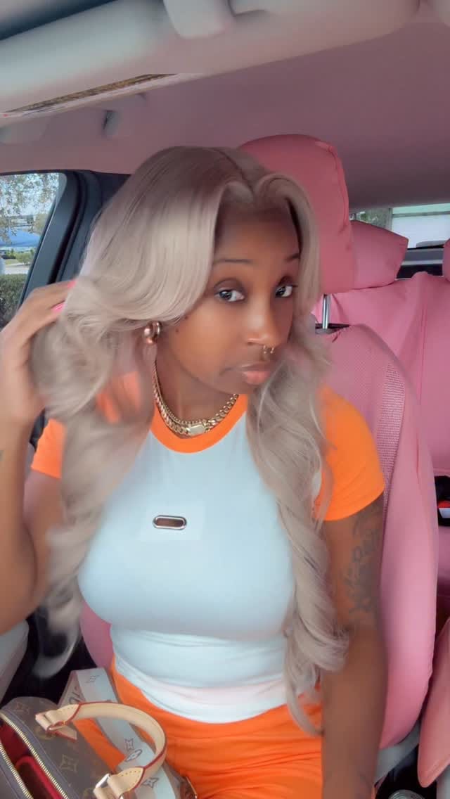 Post 9 by Jessica🦄💗🐐 on Instagram (video)