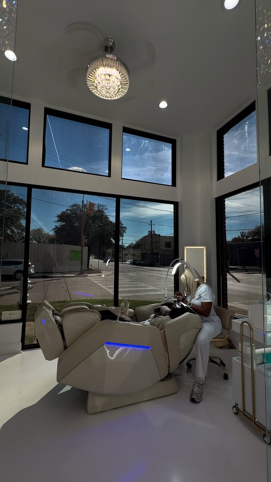 Post 8 by Vanity Life Studio | Dallas Lash Artist + Waxing & Facials on Instagram (video)