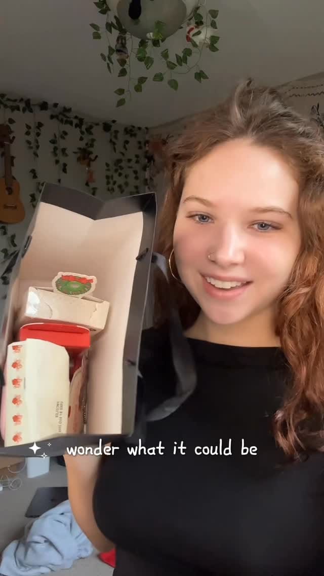 Post 6 by Célavi on Instagram (video)