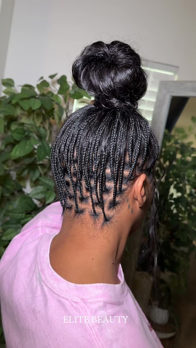 Post 1 by Premium Concierge (Travelling) Braid Service on Instagram (video)