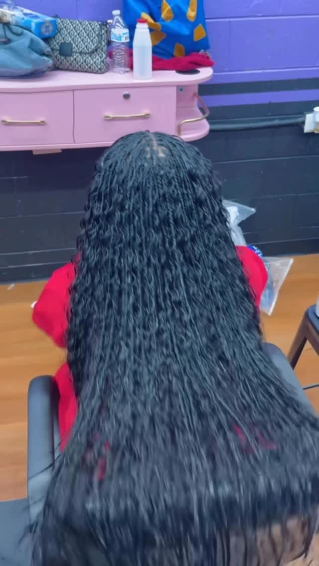 Post 3 by Magicboss Braids on Instagram (video)