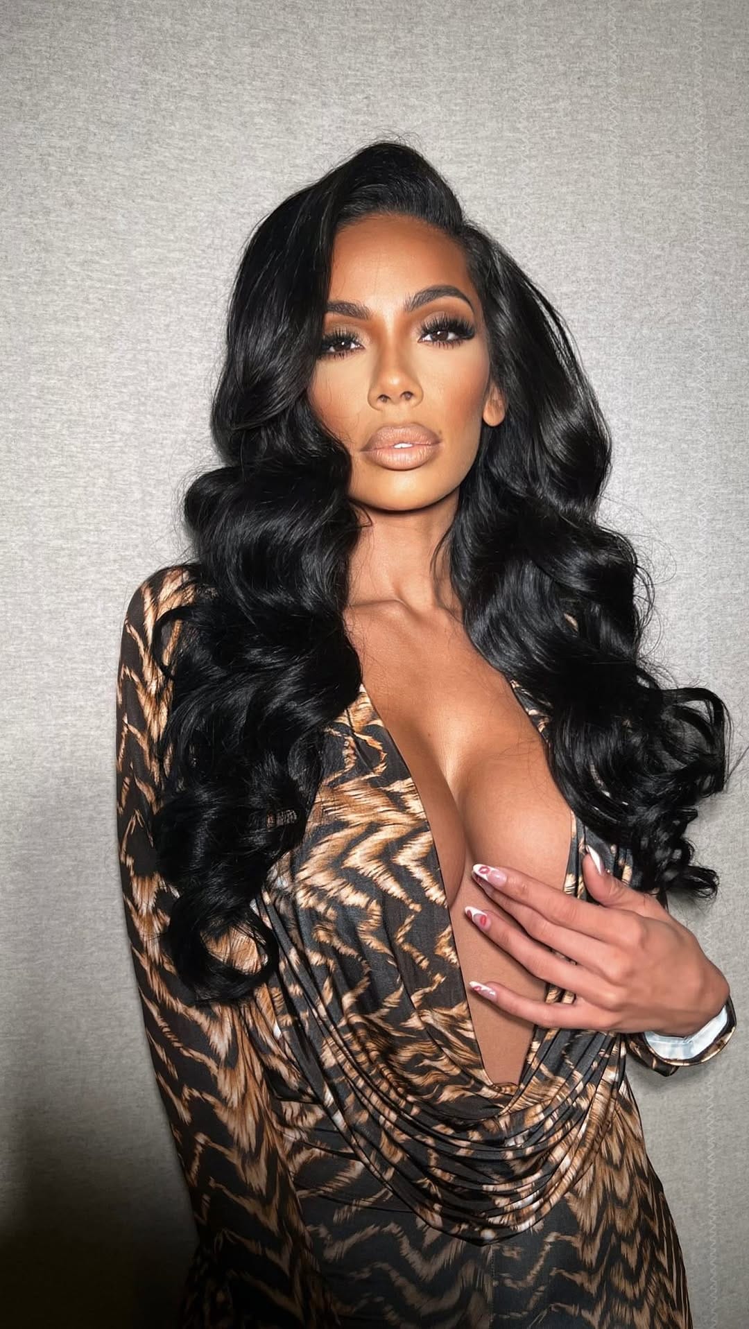 Post 10 by Miami hair stylist on Instagram (video)