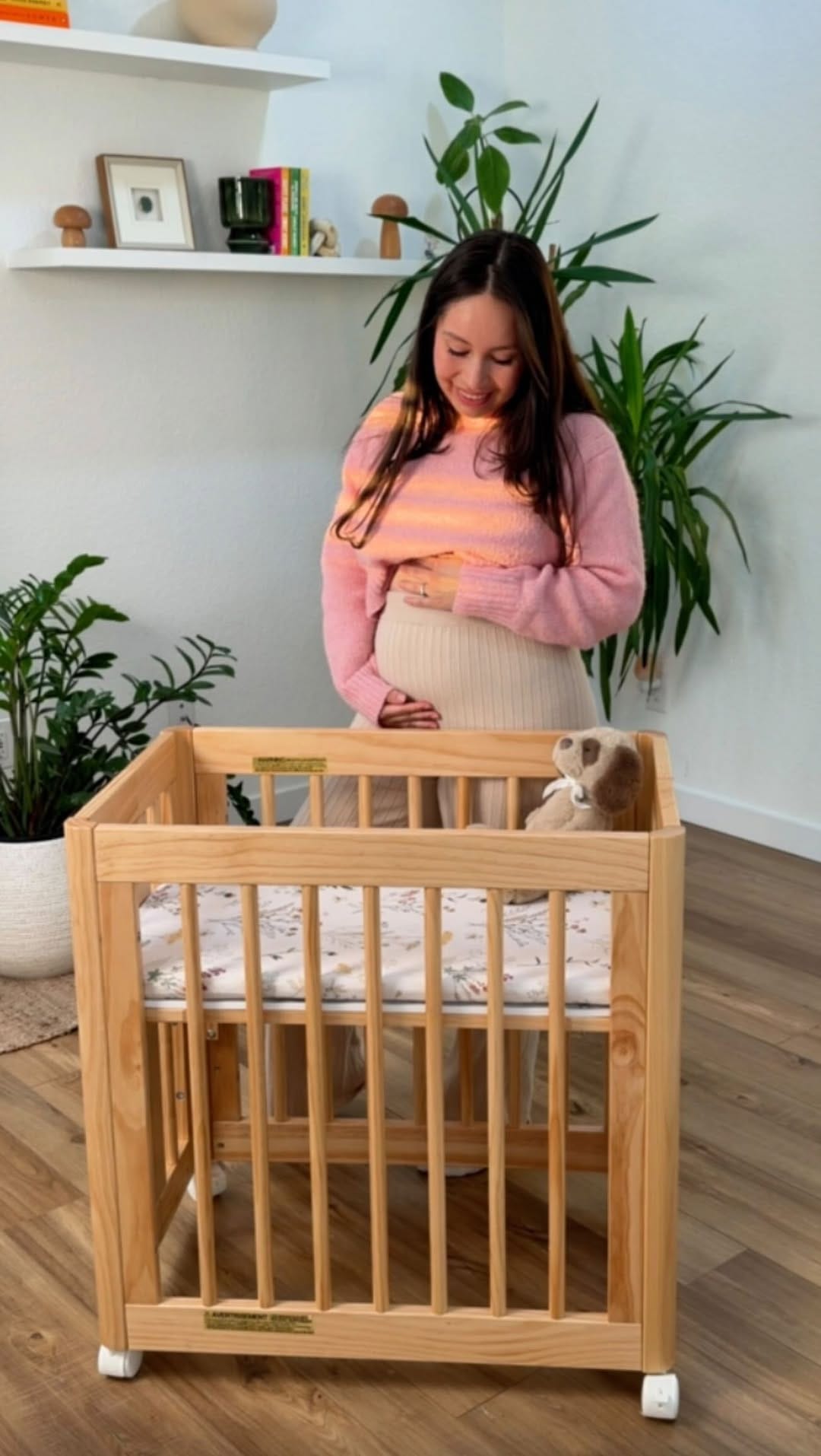 Post 4 by Viviana Vivanco - Wellness on Instagram (video)