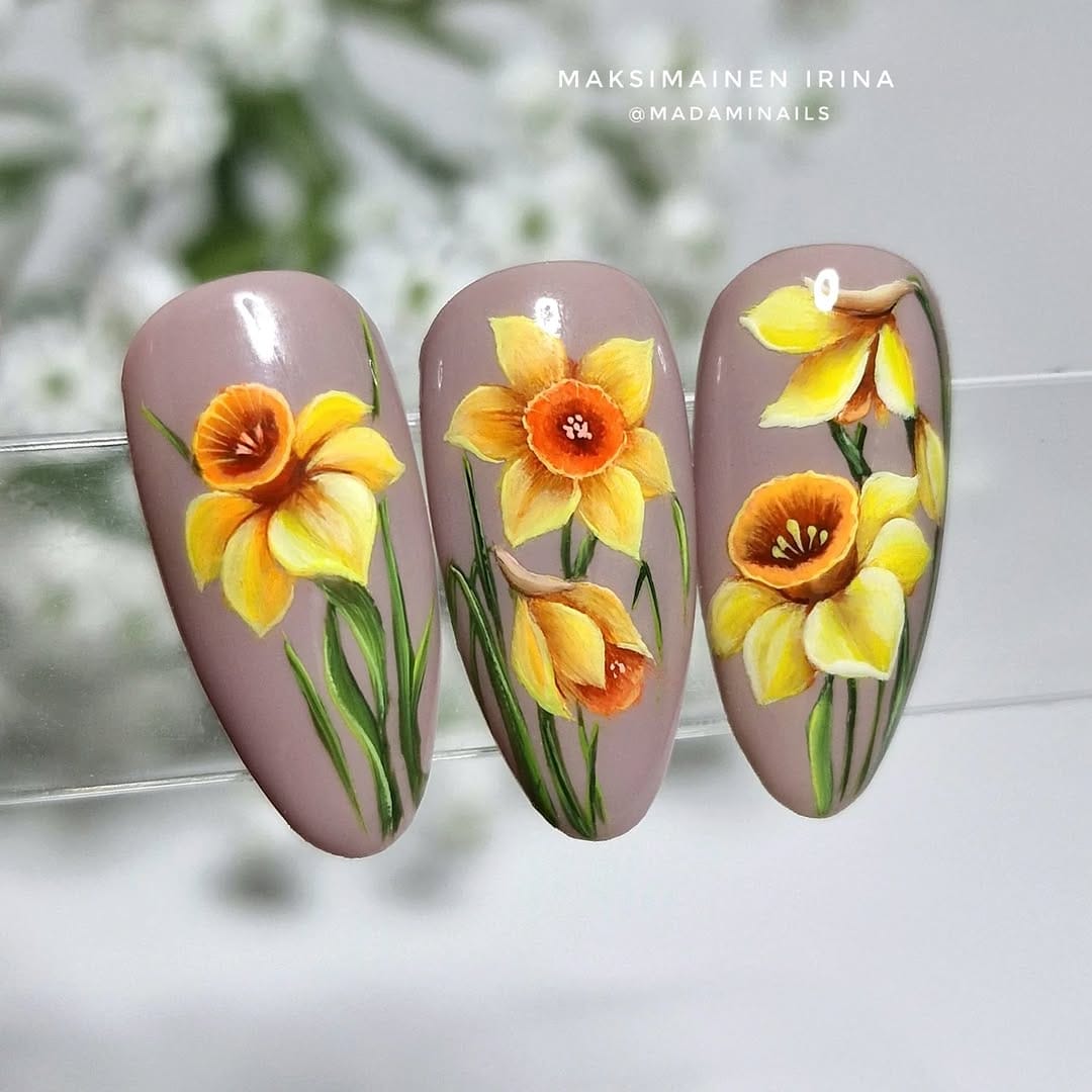 Post 7 by NAIL ART Instructor. Курсы, роспись ногтей on Instagram (image)