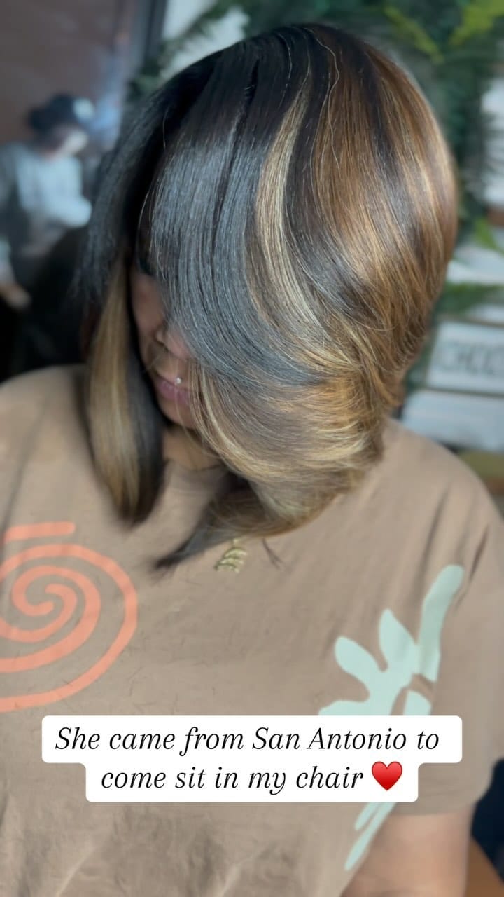 Post 10 by @hairbymeeka on Instagram (video)