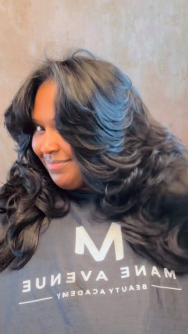 Post 1 by @hairbymeeka on Instagram (video)