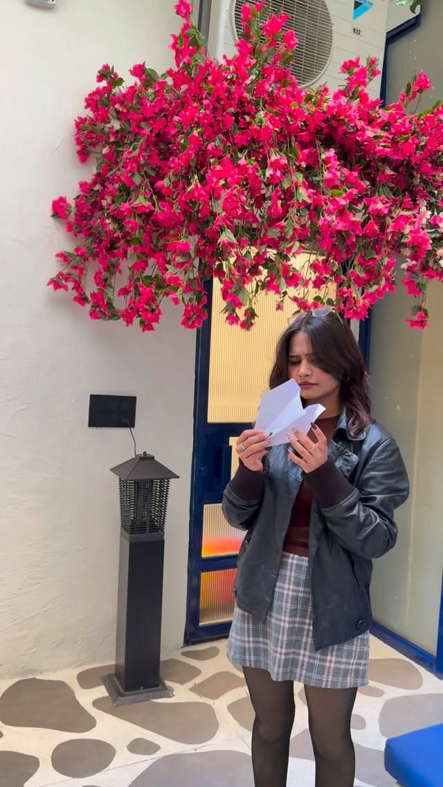 Post 6 by Nidhi Bhatia on Instagram (video)