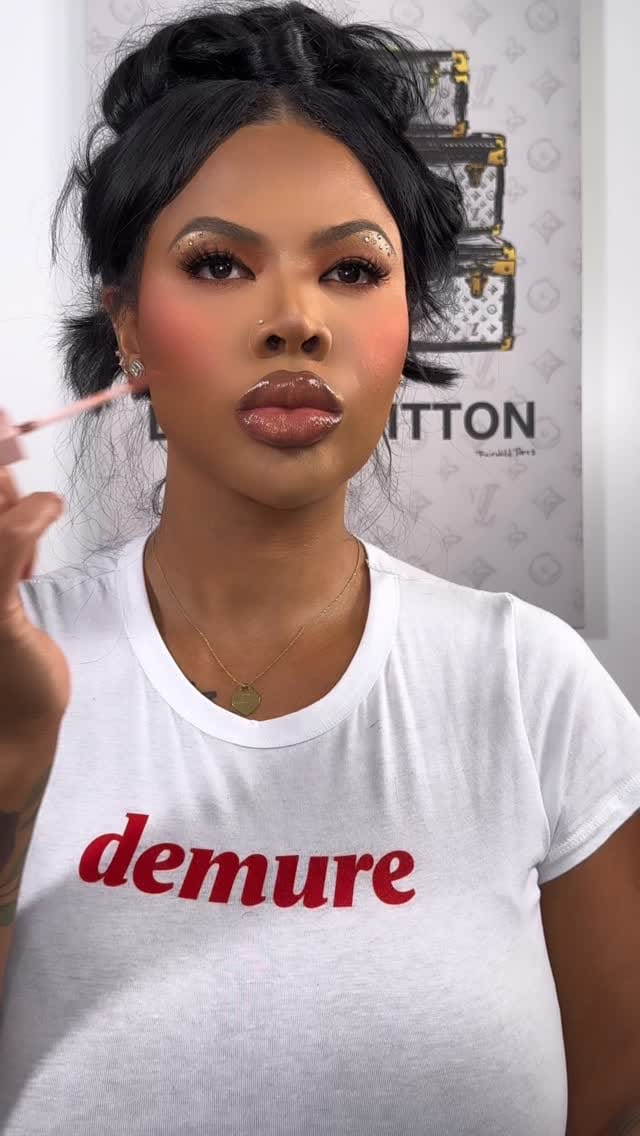 Post 4 by Houston Makeup Artist on Instagram (video)