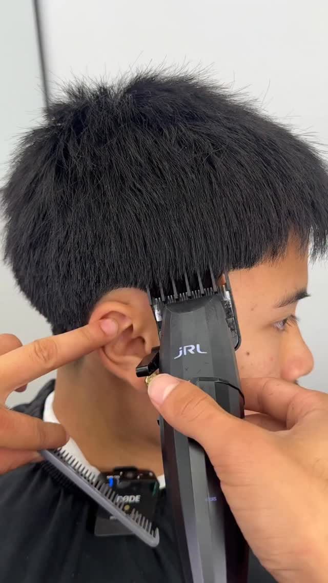 Post 10 by Barber Networking 🇺🇸 | Oscar Cruz on Instagram (video)