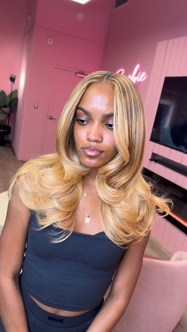 Post 8 by Pretty girls get #StampedBySabrae🎀 on Instagram (video)