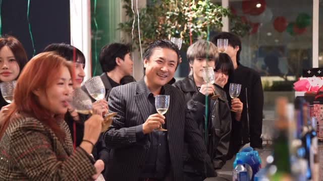 Post 5 by @ssooniestyle on Instagram (video)