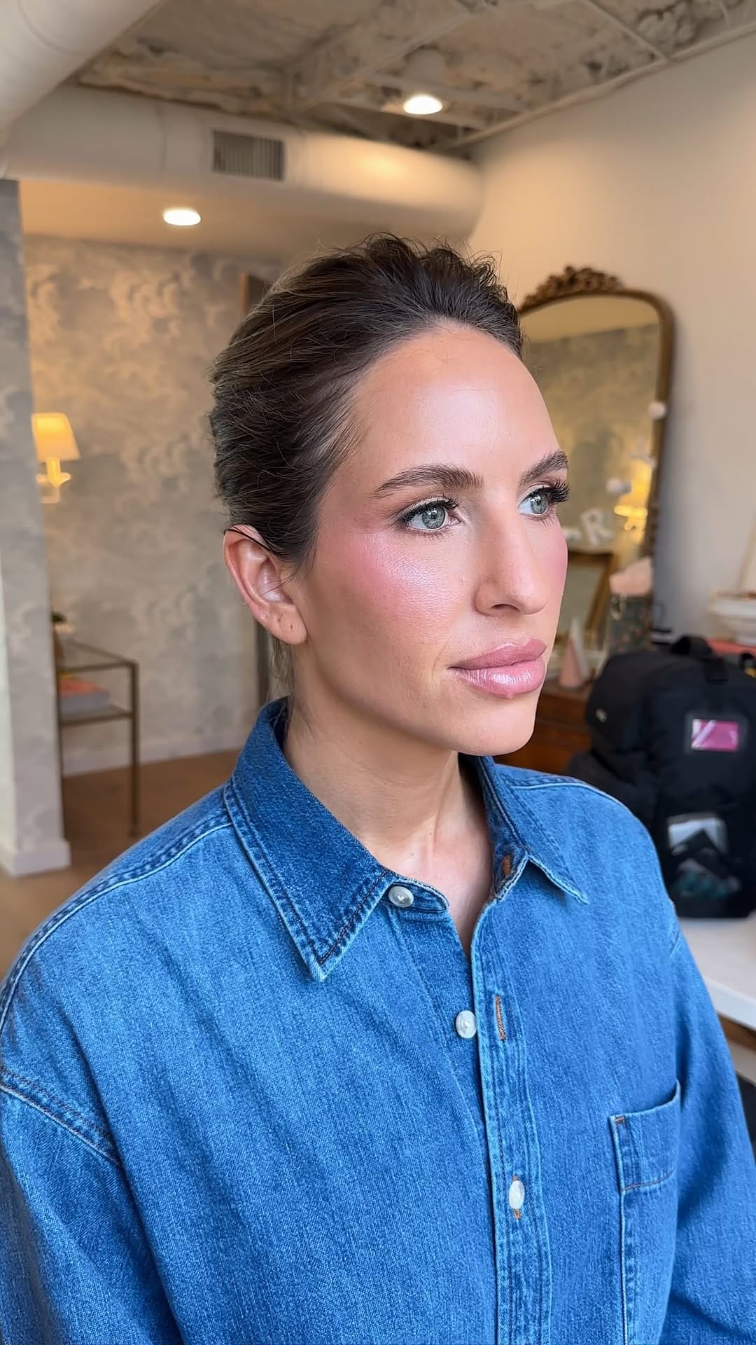 Post 4 by Etoilly Artistry | HAIR+MAKEUP on Instagram (video)