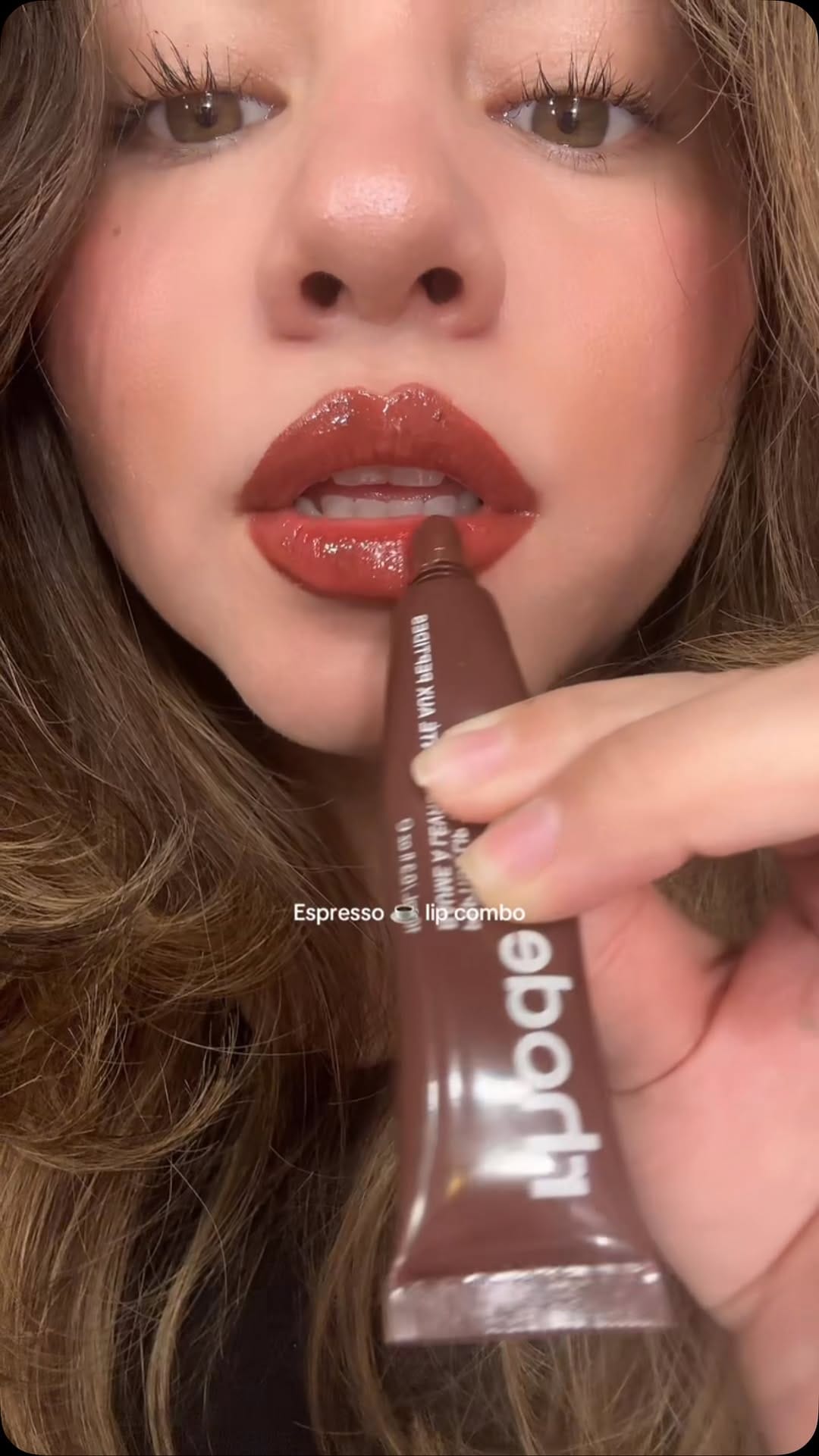 Post 10 by Doménica Silva on Instagram (video)