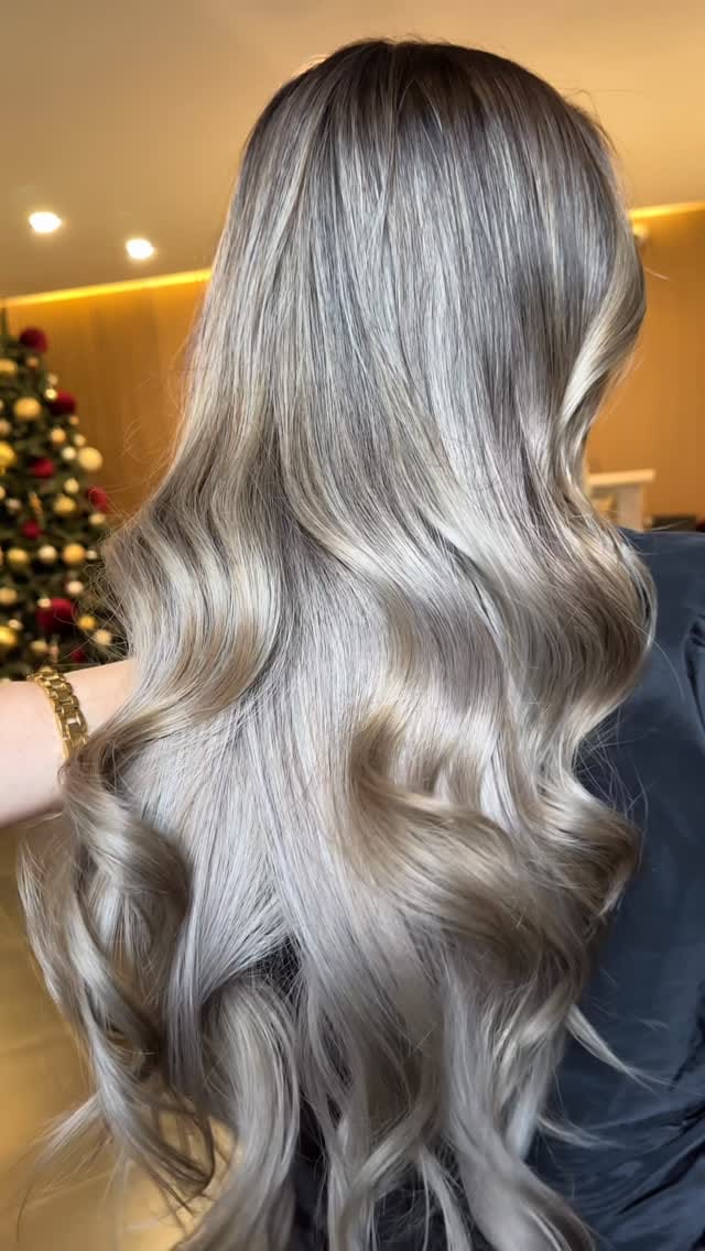 Post 2 by AMERICA SALON on Instagram (video)