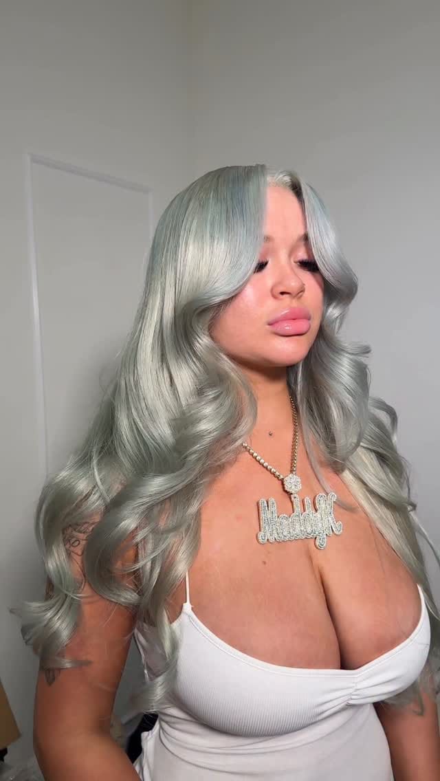 Post 5 by Miami & Broward Hairstylist on Instagram (video)