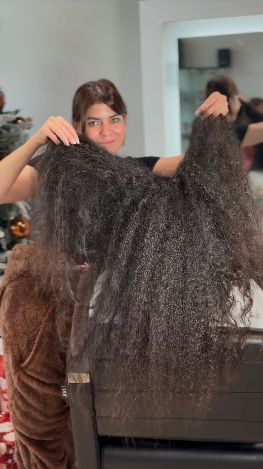 Post 2 by Oli Beauty Salon on Instagram (video)