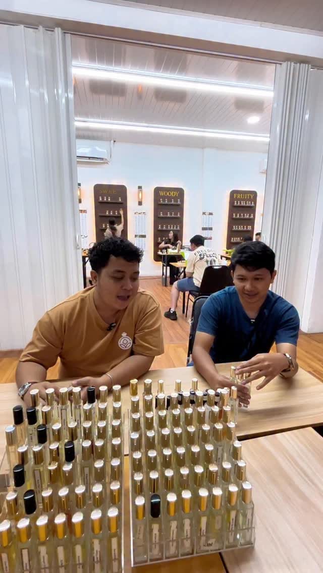 Post 10 by Gudang Parfum Import on Instagram (video)