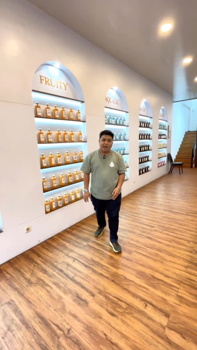 Post 6 by Gudang Parfum Import on Instagram (video)