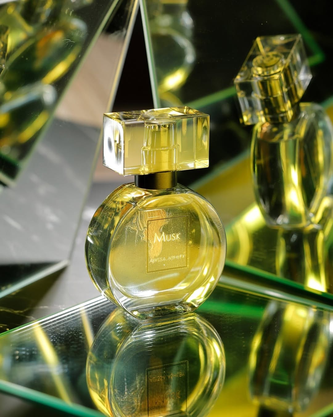 Post 3 by Master In Perfumery on Instagram (image)