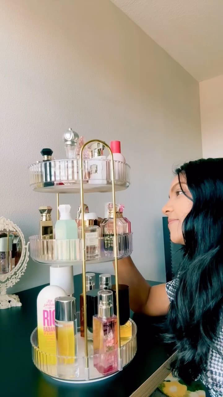 Post 8 by Poonam on Instagram (video)