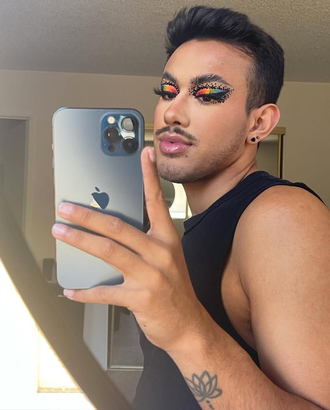 Post 8 by Roger O. | Mexican Makeup Artist♡ on Instagram (carousel)