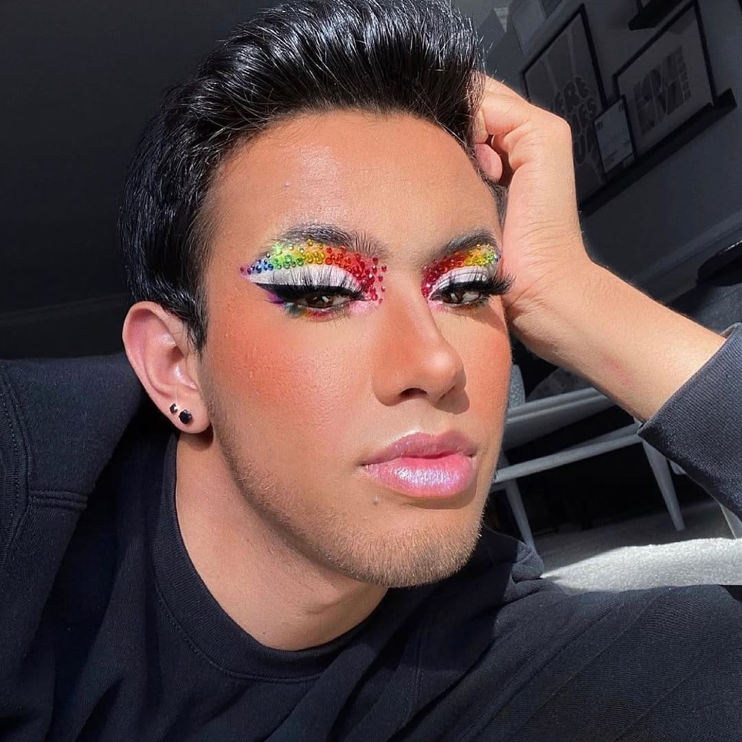Post 9 by Roger O. | Mexican Makeup Artist♡ on Instagram (carousel)