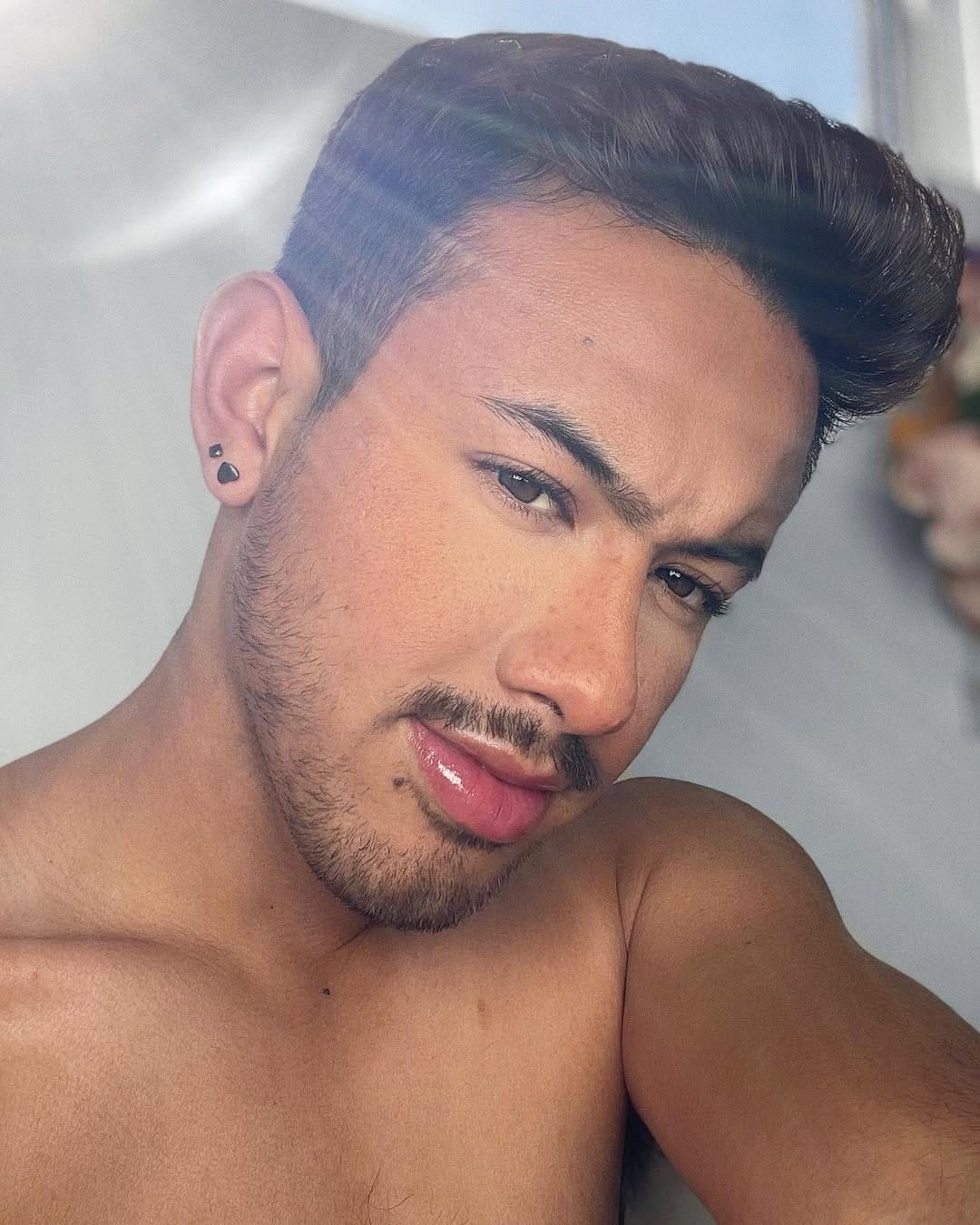Post 10 by Roger O. | Mexican Makeup Artist♡ on Instagram (image)