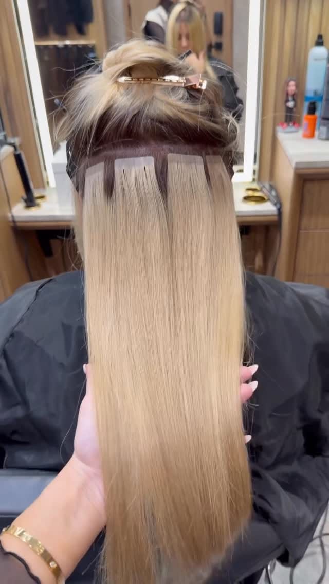 Post 1 by ≋ COLOR & EXTENSION EXPERT ≋ on Instagram (video)