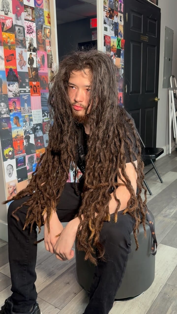 Post 10 by Yo Favorite Loctician on Instagram (video)
