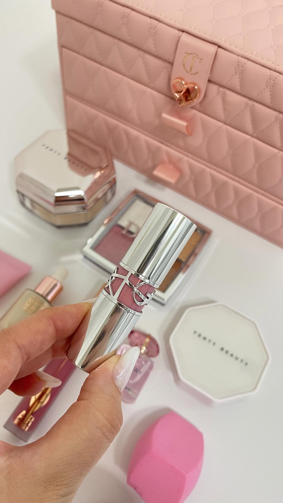 Post 2 by Amerika🇺🇸/Luxury Beauty🦢 on Instagram (video)