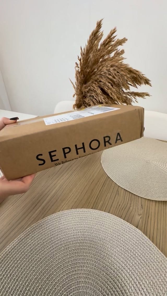 Post 1 by Amerika🇺🇸/Luxury Beauty🦢 on Instagram (video)