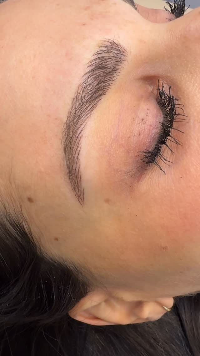 Post 4 by 🚨Eyebrow Doctor®️Piret Aava on Instagram (video)