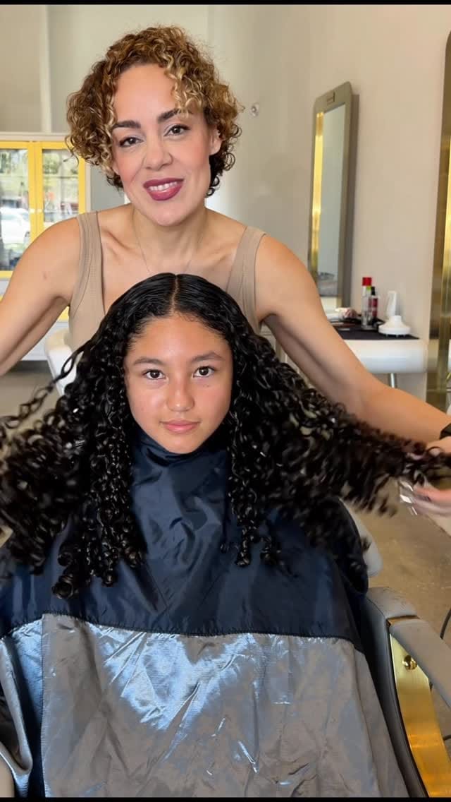 Post 1 by L I S B E T H  C A S A N O V A on Instagram (video)
