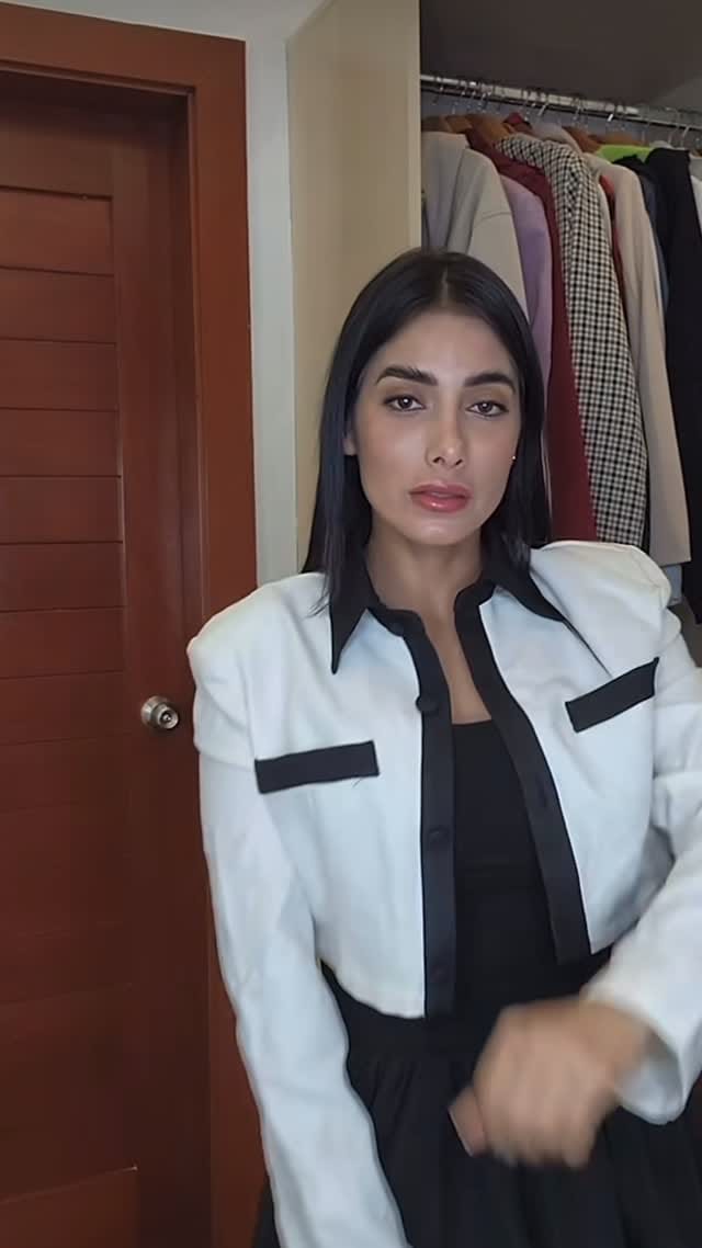 Post 7 by Siluetas perfectas on Instagram (video)