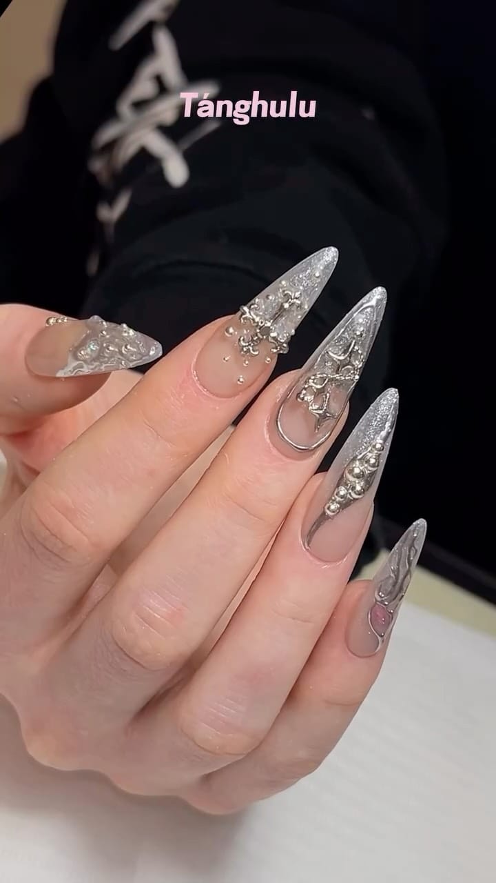 Post 4 by TANGHULU NAILS on Instagram (video)